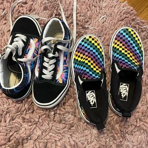 2 pairs of kids vans